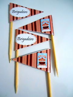 36 Bandeirinhas para enfeitar doces, salgadinhos ou canapés